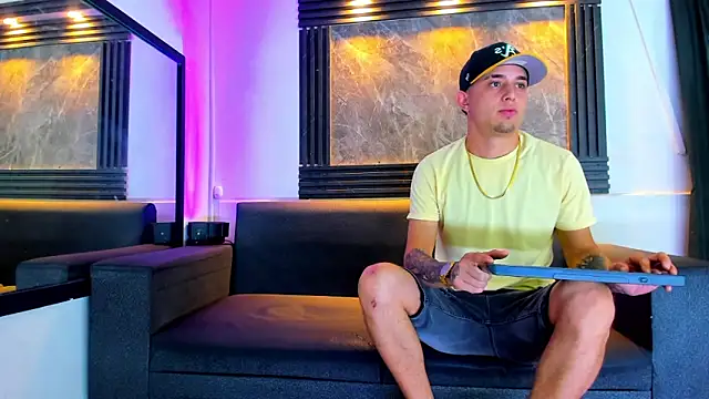 liam genner  online show from September 13, 2025, 7:57 pm