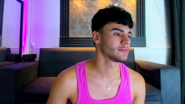 liam genner  online show from September 18, 2025, 7:49 pm