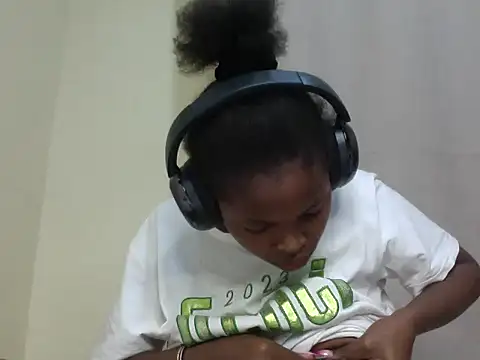 queen-sasha online show from March 13, 2026, 6:47 pm