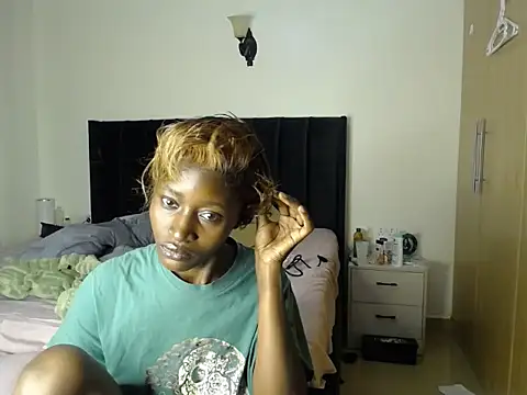 Snapshot of thicky_anncy chatting on June 15, 2026, 11:07 pm thicky anncy online show from June 15, 2026, 11:07 pm