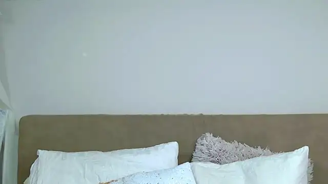 LuisaSin online show from November 3, 2025, 7:20 am