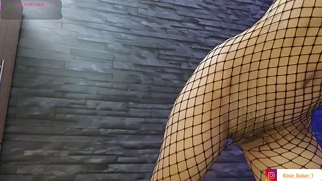 Snapshot of Rose_baker_ chatting on October 3, 2025, 12:02 pm Rose baker online show from October 3, 2025, 12:02 pm