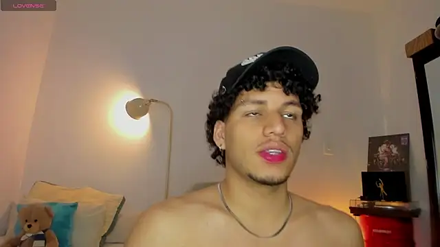 Snapshot of Curlblue chatting on September 20, 2025, 10:05 am Curlblue online show from September 20, 2025, 10:05 am