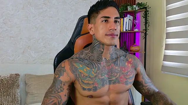 Snapshot of AdanReilly chatting on October 4, 2025, 2:15 pm AdanReilly online show from October 4, 2025, 2:15 pm