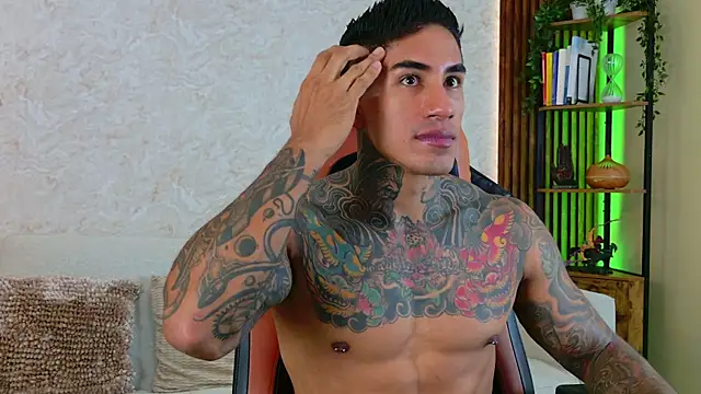 Snapshot of AdanReilly chatting on November 14, 2025, 12:15 pm AdanReilly online show from November 14, 2025, 12:15 pm