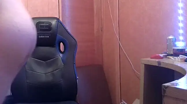 Lia Y PatrickX online show from December 17, 2024, 12:01 am