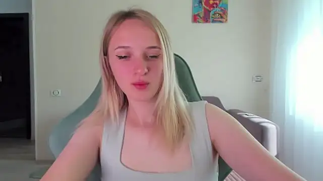 Snapshot of RouseReed chatting on July 12, 2026, 6:15 am RouseReed online show from July 12, 2026, 6:15 am