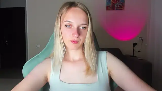 Snapshot of RouseReed chatting on July 12, 2026, 7:05 pm RouseReed online show from July 12, 2026, 7:05 pm