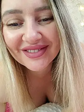 Snapshot of LadyLolyPop_ chatting on September 17, 2025, 4:03 am LadyLolyPop  online show from September 17, 2025, 4:03 am