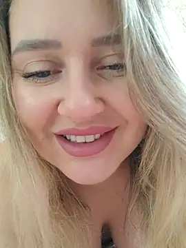 Snapshot of LadyLolyPop_ chatting on September 27, 2025, 2:38 am LadyLolyPop  online show from September 27, 2025, 2:38 am