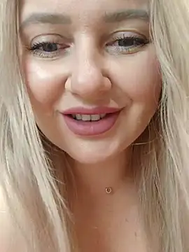 Snapshot of LadyLolyPop_ chatting on October 3, 2025, 12:18 am LadyLolyPop  online show from October 3, 2025, 12:18 am