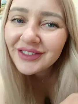 Snapshot of LadyLolyPop_ chatting on October 4, 2025, 1:25 am LadyLolyPop  online show from October 4, 2025, 1:25 am