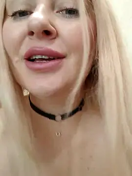 Snapshot of LadyLolyPop_ chatting on November 4, 2025, 6:01 am LadyLolyPop  online show from November 4, 2025, 6:01 am