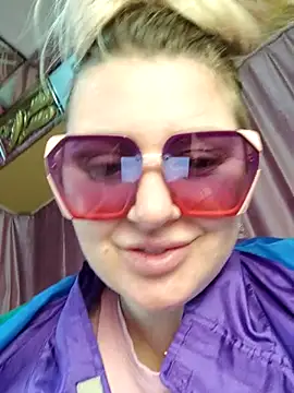 LadyLolyPop  online show from May 8, 2026, 3:34 am