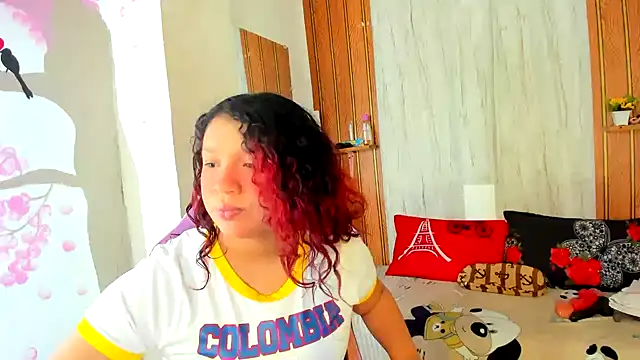 Emily Coper18 online show from June 18, 2026, 2:21 pm