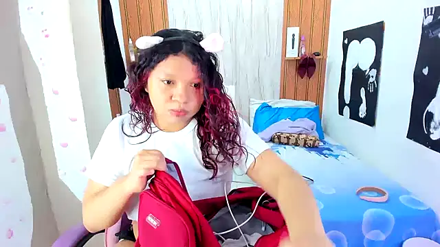 Emily Coper18 online show from July 17, 2026, 2:02 pm