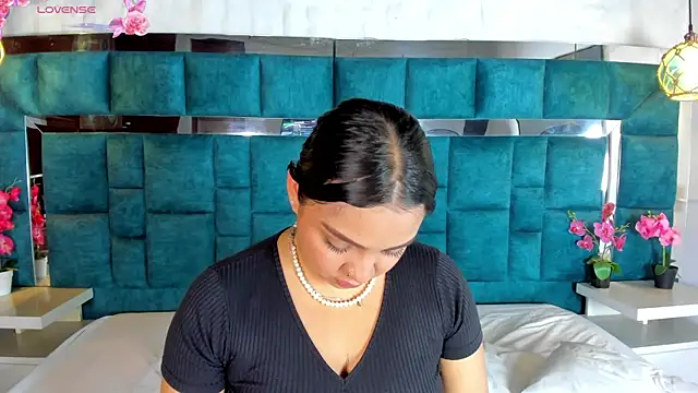 Abril Gomez06 online show from June 12, 2026, 8:30 pm