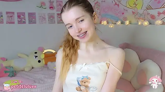 petiteluluxx online show from January 9, 2025, 8:55 am