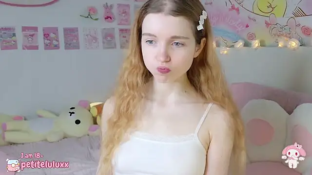 petiteluluxx online show from January 15, 2025, 8:51 am