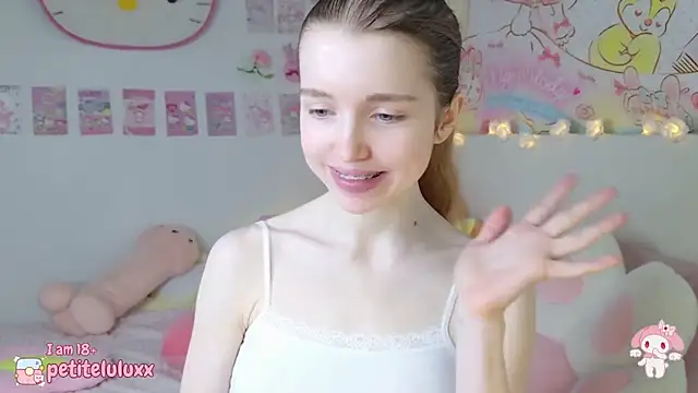 petiteluluxx online show from January 25, 2025, 8:53 am