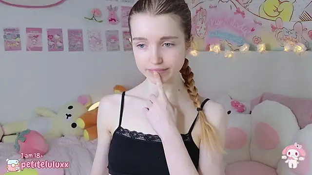 petiteluluxx online show from January 27, 2025, 8:51 am