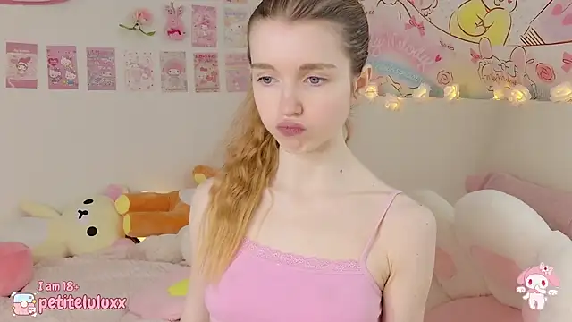 petiteluluxx online show from February 17, 2025, 9:03 am