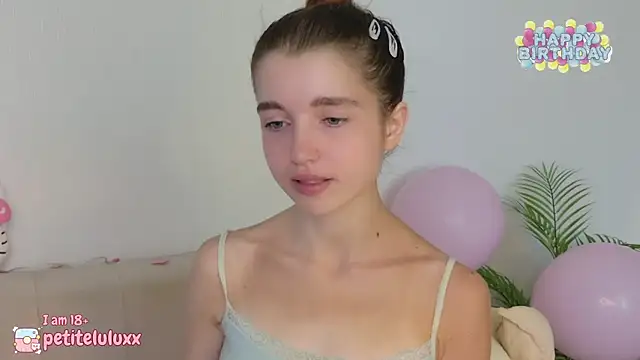 petiteluluxx online show from September 9, 2025, 8:58 am