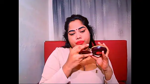 Indian Lola00 online show from October 26, 2025, 6:19 am