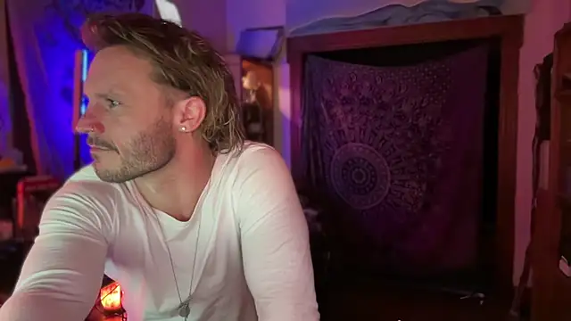 Snapshot of CowboyZuhly chatting on January 9, 2026, 5:54 am CowboyZuhly online show from January 9, 2026, 5:54 am