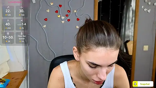 Snapshot of EmmyGreans chatting on October 4, 2025, 5:38 am EmmyGreans online show from October 4, 2025, 5:38 am