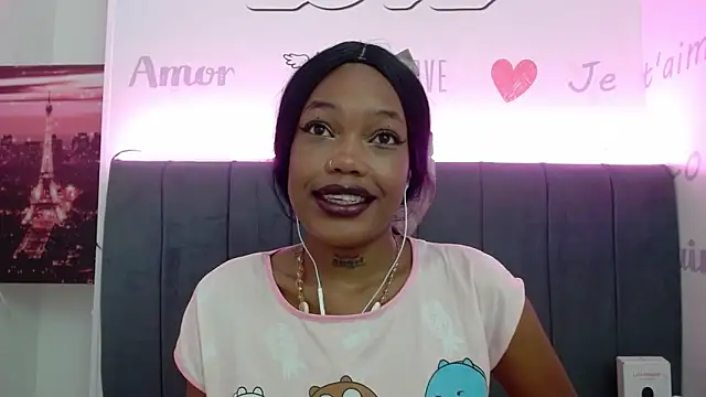 Snapshot of CrystalBrooke3x chatting on February 5, 2025, 1:37 am CrystalBrooke3x online show from February 5, 2025, 1:37 am