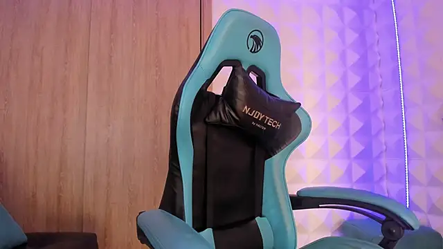 Snapshot of Jendralevis chatting on February 18, 2026, 8:05 pm Jendralevis online show from February 18, 2026, 8:05 pm