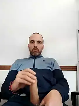 Snapshot of leon3875 chatting on December 13, 2024, 3:54 pm leon3875 online show from December 13, 2024, 3:54 pm