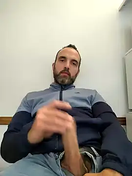 Snapshot of leon3875 chatting on March 13, 2025, 3:28 pm leon3875 online show from March 13, 2025, 3:28 pm