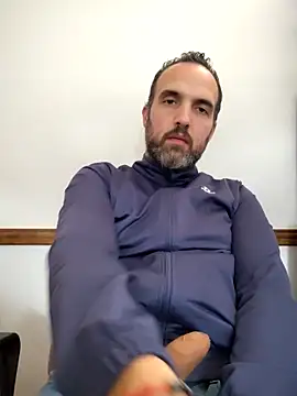 Snapshot of leon3875 chatting on November 6, 2025, 3:24 pm leon3875 online show from November 6, 2025, 3:24 pm