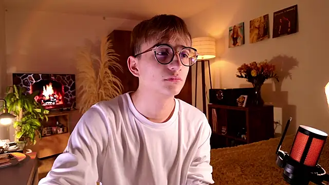 Snapshot of Mr_evan1 chatting on September 17, 2025, 3:03 pm Mr evan1 online show from September 17, 2025, 3:03 pm