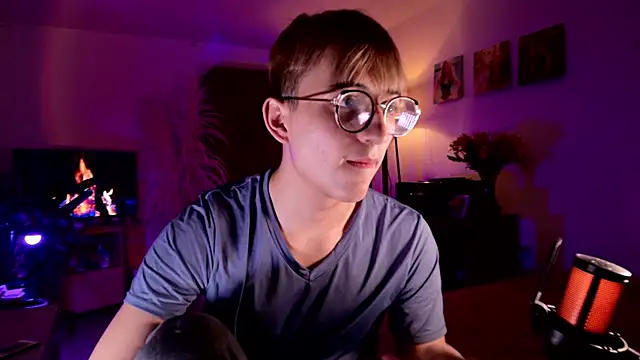 Snapshot of Mr_evan1 chatting on September 18, 2025, 3:25 pm Mr evan1 online show from September 18, 2025, 3:25 pm