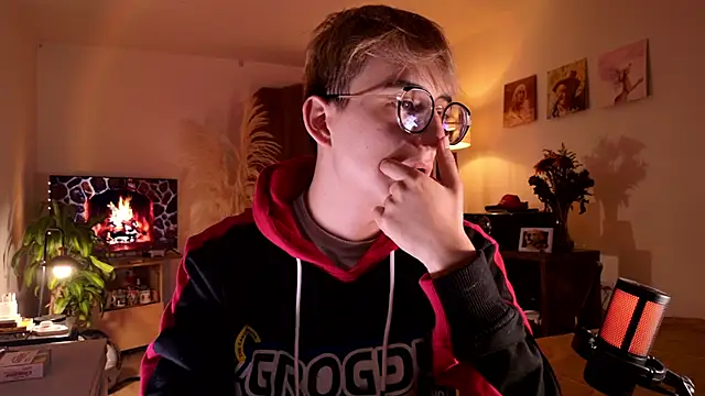 Snapshot of Mr_evan1 chatting on September 30, 2025, 4:34 pm Mr evan1 online show from September 30, 2025, 4:34 pm