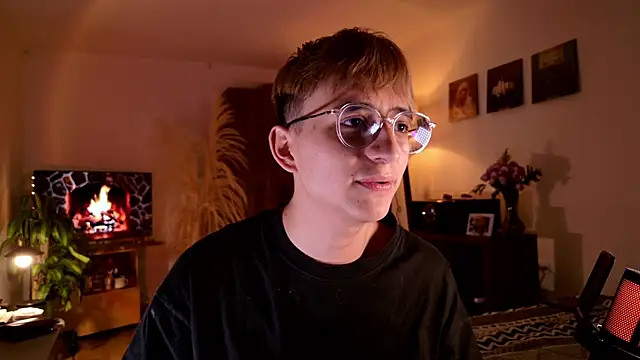 Snapshot of Mr_evan1 chatting on October 10, 2025, 3:55 pm Mr evan1 online show from October 10, 2025, 3:55 pm