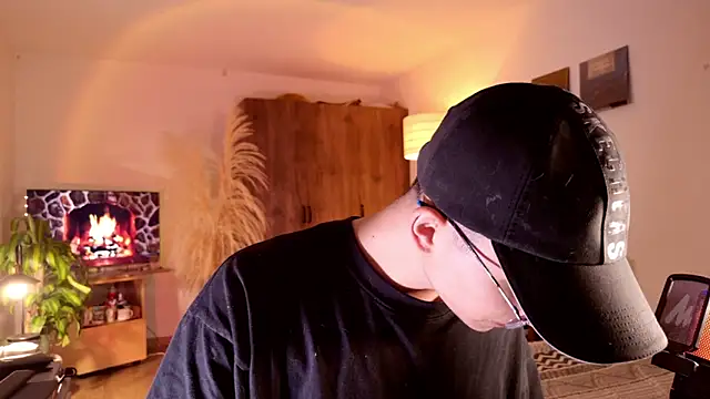 Snapshot of Mr_evan1 chatting on October 11, 2025, 4:27 pm Mr evan1 online show from October 11, 2025, 4:27 pm