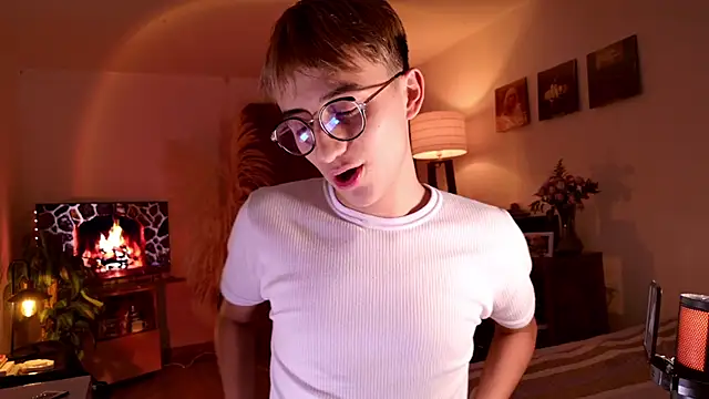 Snapshot of Mr_evan1 chatting on October 15, 2025, 2:39 pm Mr evan1 online show from October 15, 2025, 2:39 pm