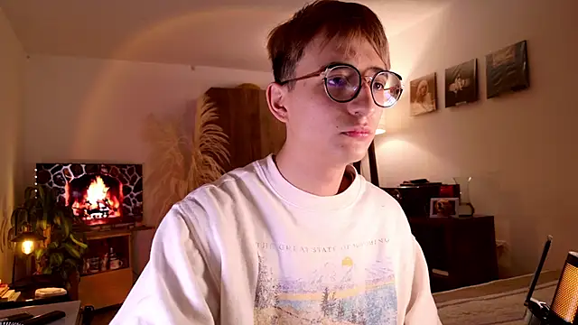 Snapshot of Mr_evan1 chatting on October 17, 2025, 4:20 pm Mr evan1 online show from October 17, 2025, 4:20 pm