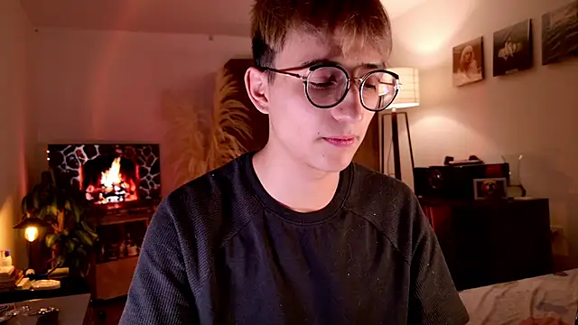 Snapshot of Mr_evan1 chatting on October 30, 2025, 4:30 pm Mr evan1 online show from October 30, 2025, 4:30 pm