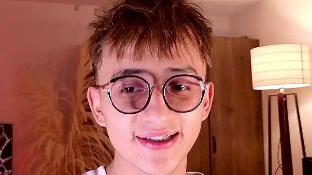 Snapshot of Mr_evan1 chatting on November 1, 2025, 4:09 pm Mr evan1 online show from November 1, 2025, 4:09 pm