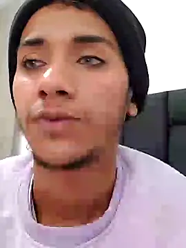 Snapshot of hadez_pons chatting on December 19, 2024, 3:19 pm hadez pons online show from December 19, 2024, 3:19 pm