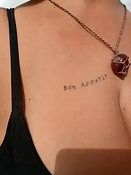 Escarlate4you  online show from December 3, 2024, 10:50 am