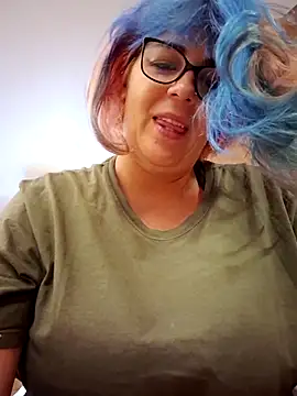 Escarlate4you  online show from May 1, 2026, 2:38 am
