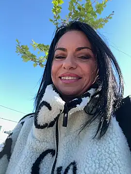 KimKelly13 online show from April 23, 2026, 5:52 am