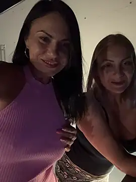 KimKelly13 online show from July 3, 2026, 9:10 pm