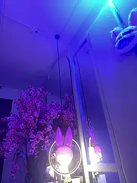 Broklinwhite  online show from July 21, 2026, 1:46 pm